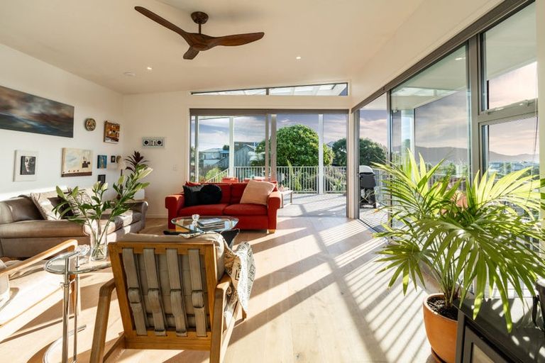 Photo of property in 6 Pine Ridge Terrace, Waikanae Beach, Waikanae, 5036