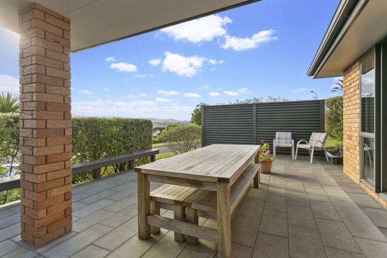 Photo of property in 2 Foothills Lane, Glen Eden, Auckland, 0602