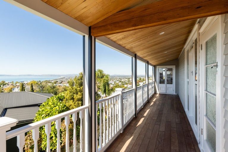 Photo of property in 26 Thompson Road, Bluff Hill, Napier, 4110