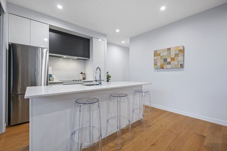 Photo of property in Frank Sargeson Apts, 401/74 Anzac Street, Takapuna, Auckland, 0622