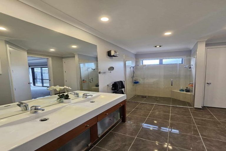 Photo of property in 39 Heynes Place, Clive, 4102