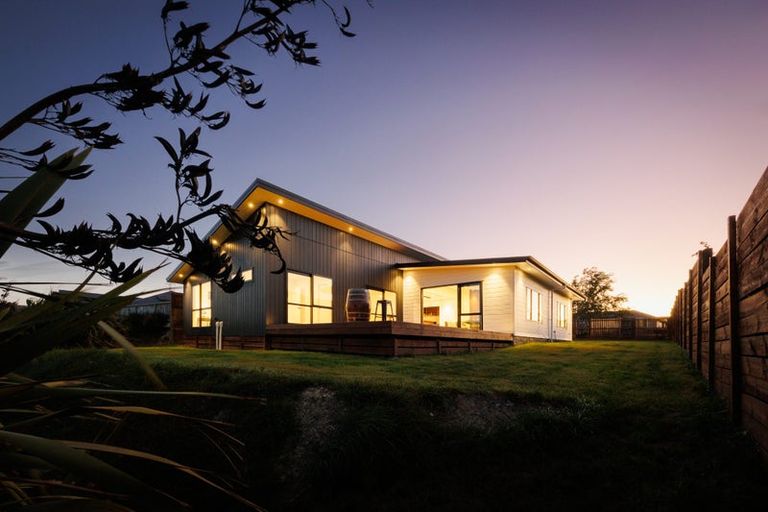 Photo of property in 26 Silicon Way, Fitzherbert, Palmerston North, 4410