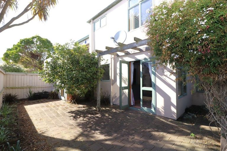 Photo of property in 15 Brockworth Place, Riccarton, Christchurch, 8011