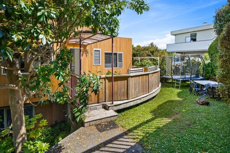Photo of property in 2/25 Auld Street, Torbay, Auckland, 0630