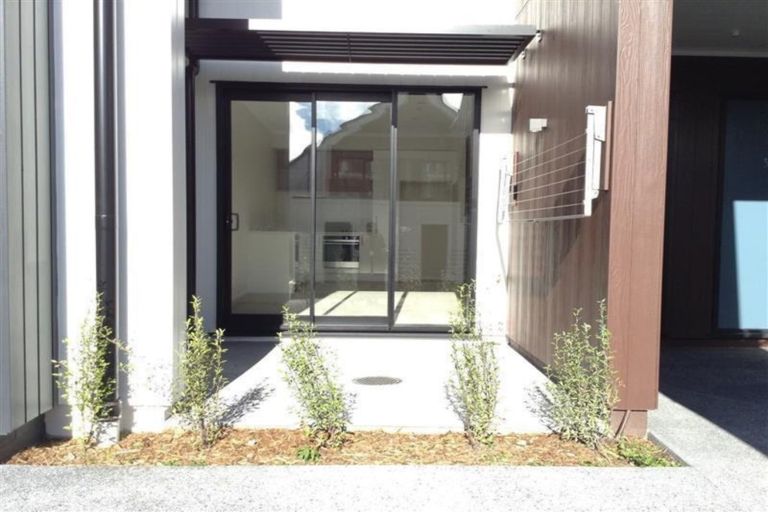 Photo of property in 58 Rangihina Road, Hobsonville, Auckland, 0616