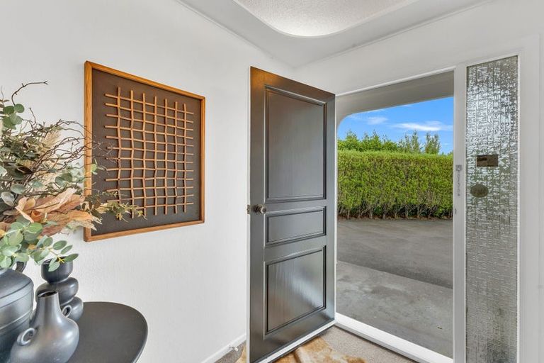 Photo of property in 3b Hunter Place, Merrilands, New Plymouth, 4312