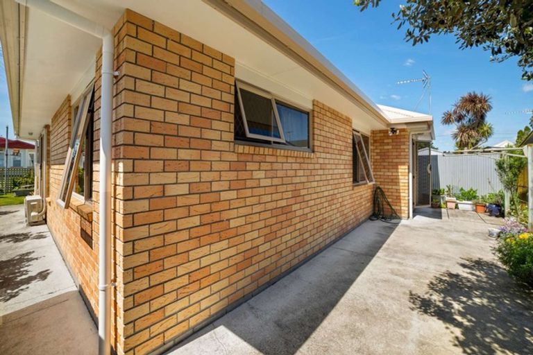 Photo of property in 19 Waverley Street, Elgin, Gisborne, 4010