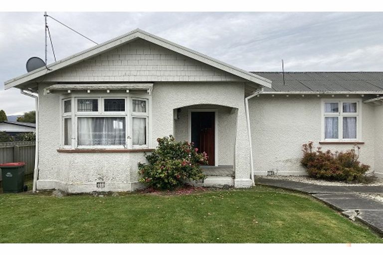Photo of property in 6-6a Timaru Road, Waimate, 7924