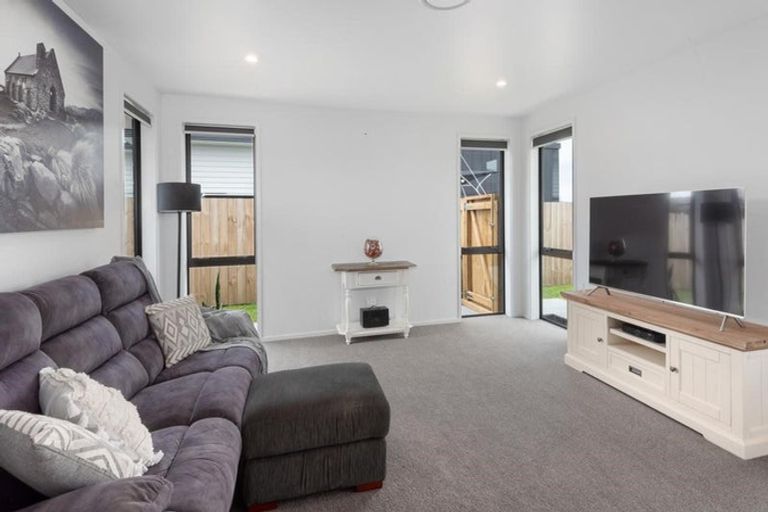 Photo of property in 5 Olney Court, One Tree Point, 0118