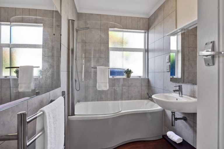 Photo of property in 11 George Street, Lower Vogeltown, New Plymouth, 4310