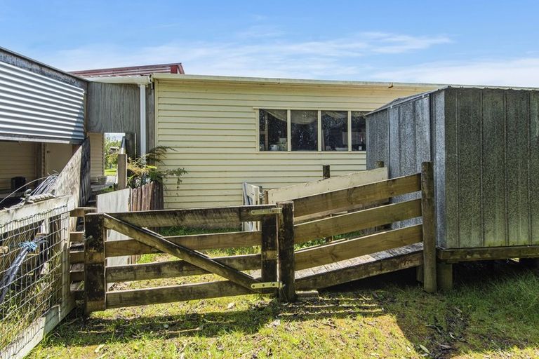 Photo of property in 66 Saleyards Road, Kauri, Kamo, 0185