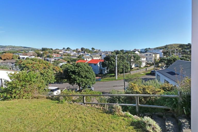 Photo of property in 12 Owhiti Street, Titahi Bay, Porirua, 5022