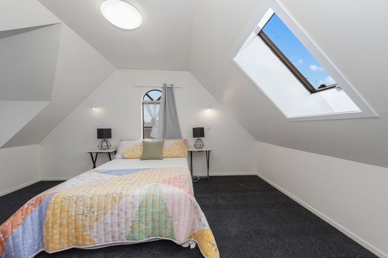 Photo of property in 17b Crescent Court, Melville, Hamilton, 3206