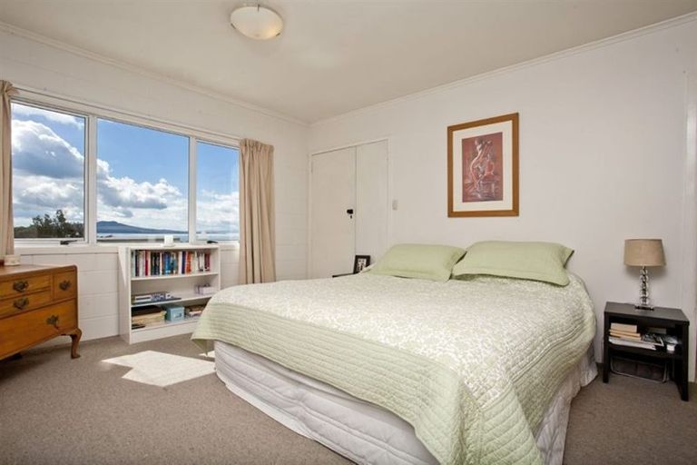 Photo of property in 1/27 Parr Terrace, Castor Bay, Auckland, 0620