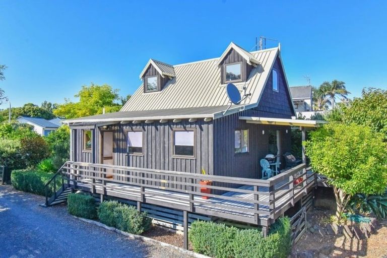 Photo of property in 4 Millen Place, Clarks Beach, 2122