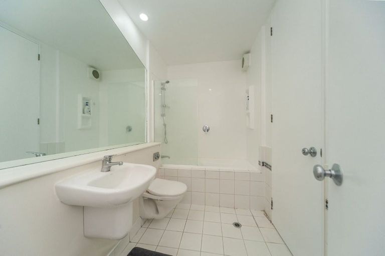 Photo of property in Sirocco Apartments, 616/8 Church Street, Wellington Central, Wellington, 6011