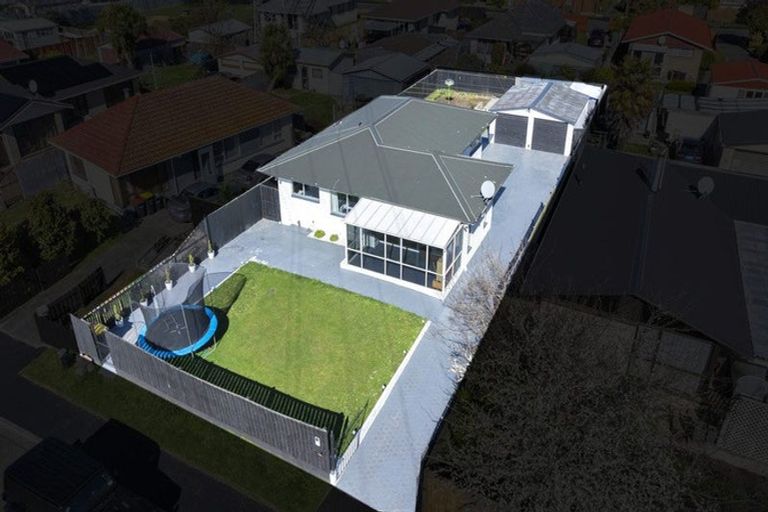Photo of property in 13 Davidson Crescent, Hornby, Christchurch, 8042