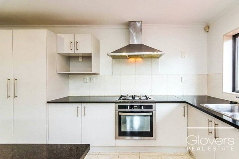 Photo of property in 17 Edgewood Way, Henderson, Auckland, 0612