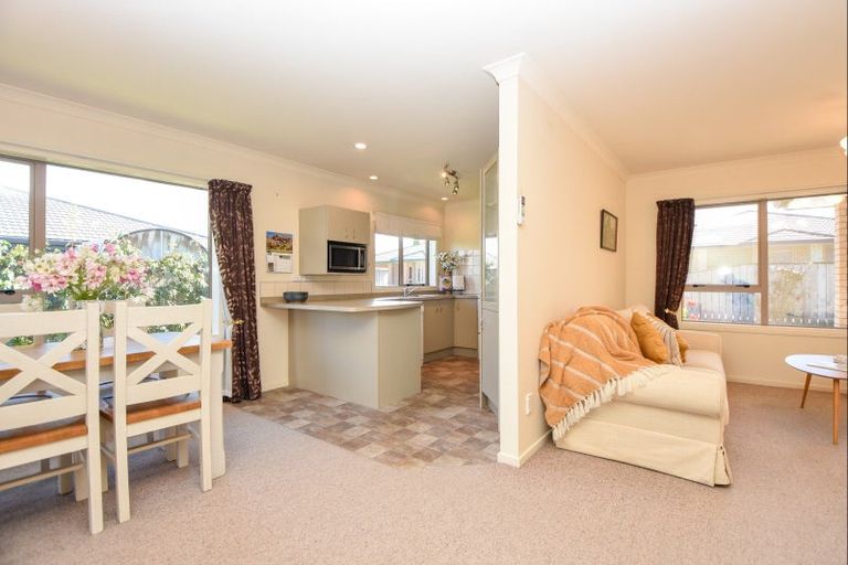 Photo of property in 9 Alexis Greer Lane, Carterton, 5713