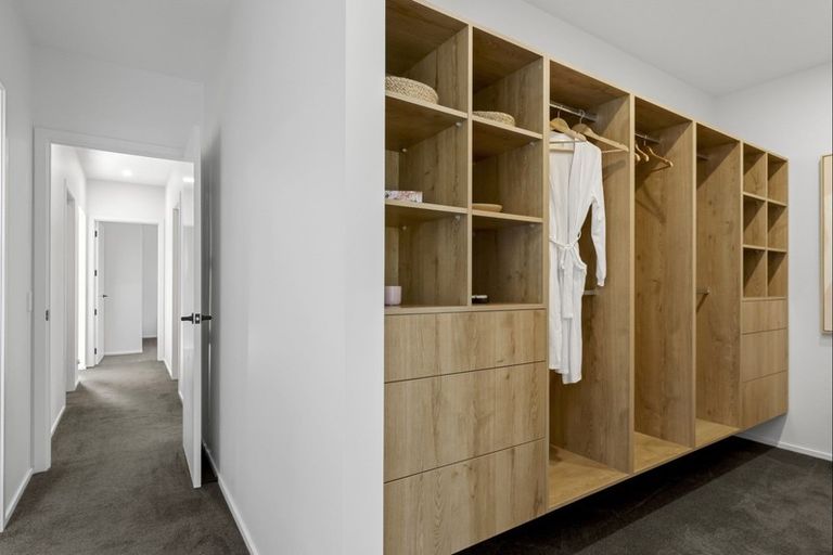 Photo of property in 32 Falconer Rise, Jacks Point, Queenstown, 9371