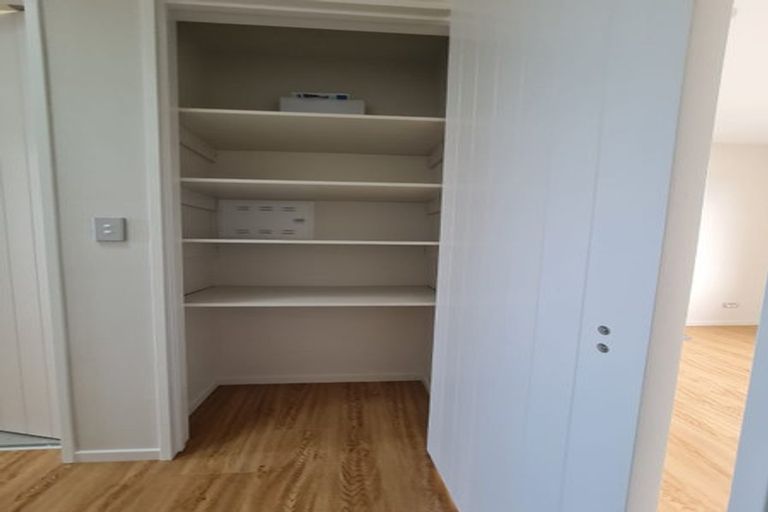 Photo of property in 2/532 Glenfield Road, Glenfield, Auckland, 0629