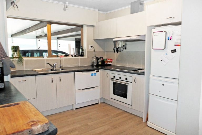 Photo of property in 76 Cook Street, Foxton, 4814