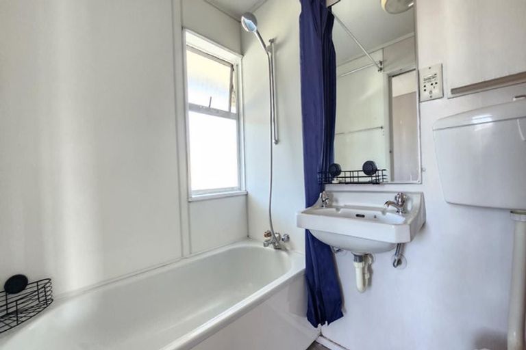 Photo of property in Melksham Towers, 804/131 Brougham Street, Mount Victoria, Wellington, 6011