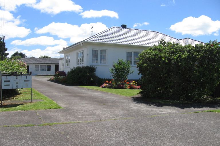 Photo of property in 2/5 Hill Road, Papatoetoe, Auckland, 2025