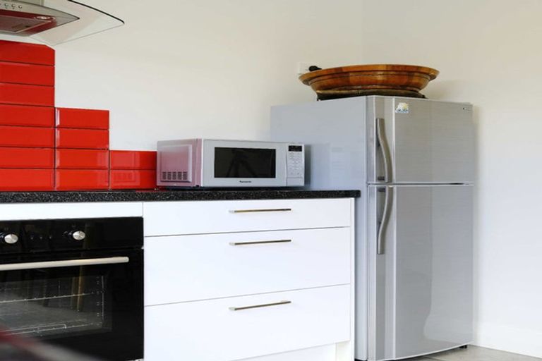 Photo of property in 339c Devon Street West, New Plymouth, 4310