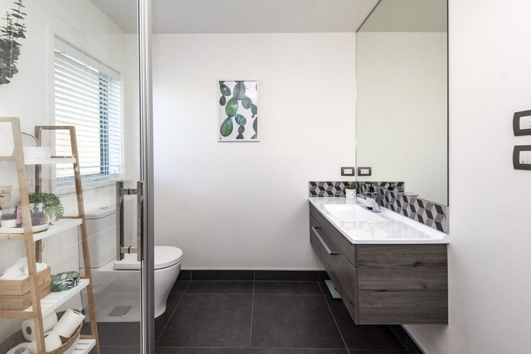 Photo of property in 23 Brownhill Road, Whitford, Manurewa, 2576