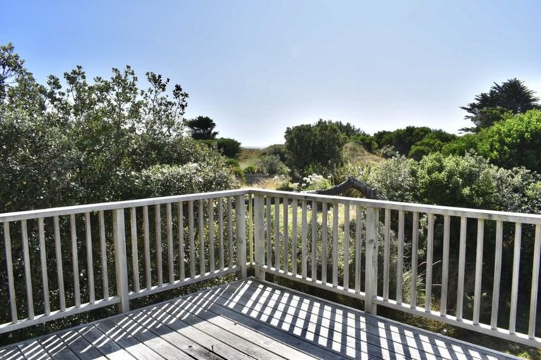 Photo of property in 45 Manga-pirau Street, Waikawa Beach, Manakau, 5573