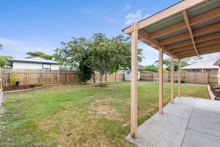 Photo of property in 10 Aldershot Place, Nawton, Hamilton, 3200