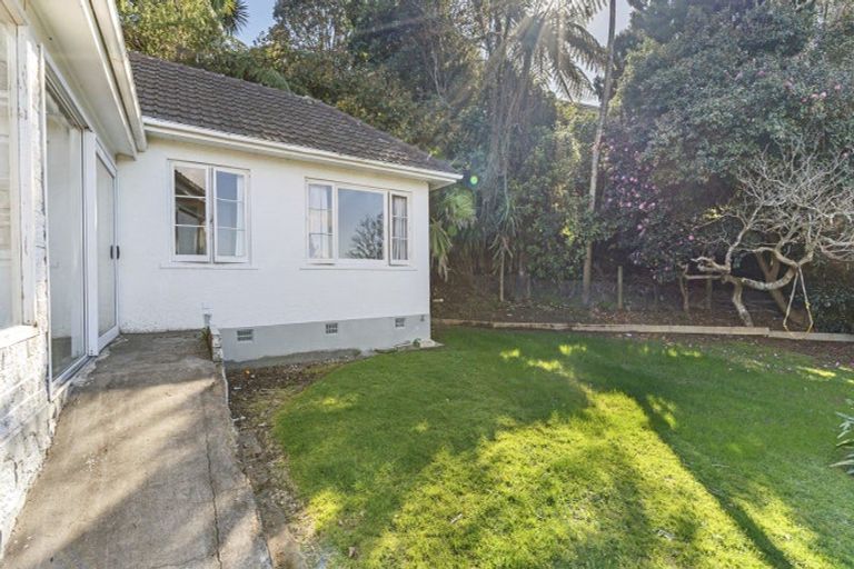 Photo of property in 20 Frankley Road, Westown, New Plymouth, 4310