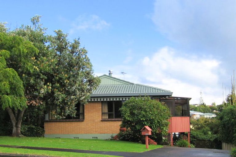 Photo of property in 11 Aries Place, Shelly Park, Auckland, 2014