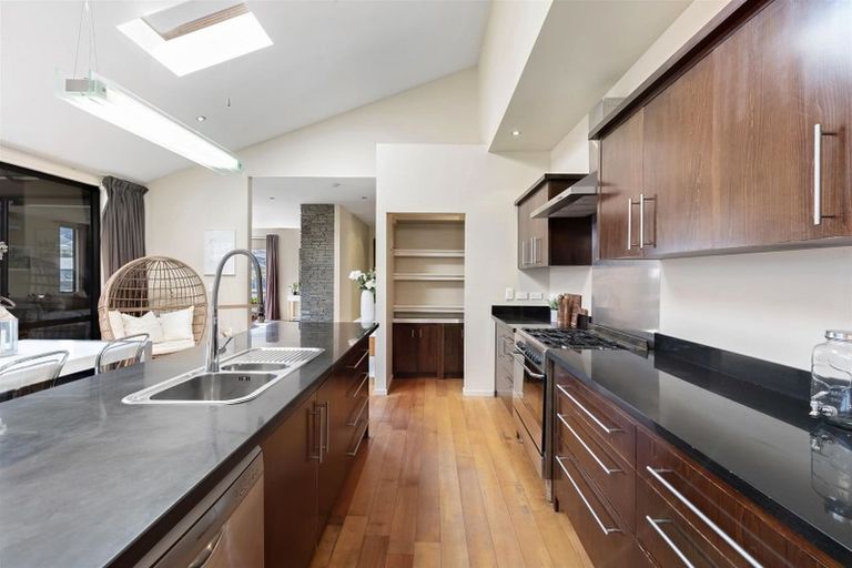 Photo of property in 42 Rere Road, Lake Hayes, Queenstown, 9304