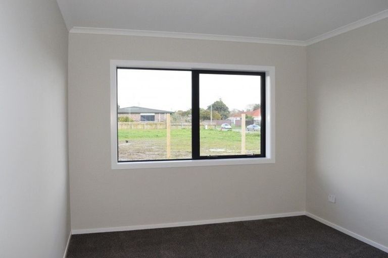 Photo of property in 2 Kingi Te Ahoaho Place, Otaki, 5512