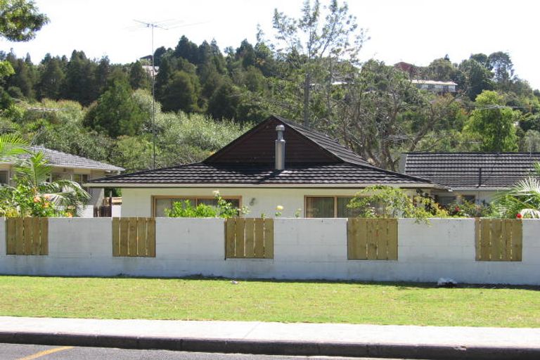 Photo of property in 1/29 Awaruku Road, Torbay, Auckland, 0630