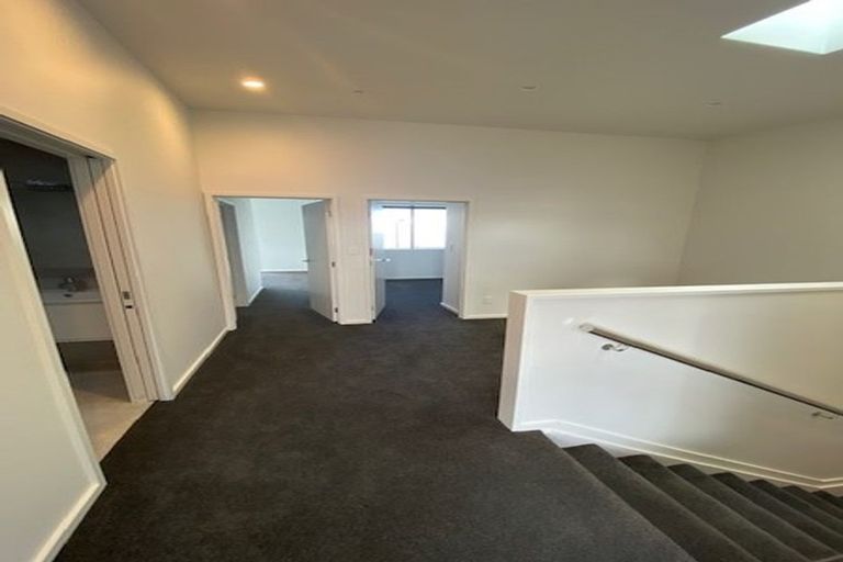 Photo of property in 1 Gunn Way, Hobsonville, Auckland, 0616