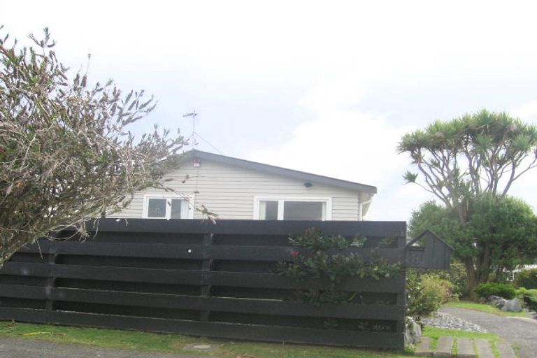 Photo of property in 8 Peach Tree Grove, Maungaraki, Lower Hutt, 5010