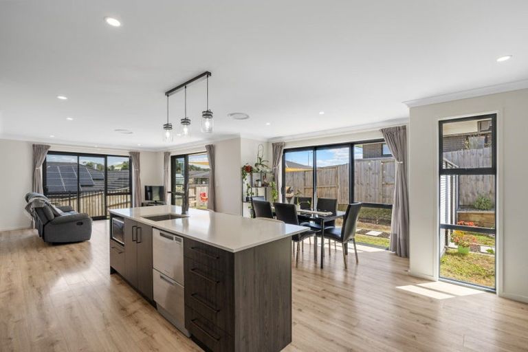 Photo of property in 4 Oyster Place, Omokoroa, 3114