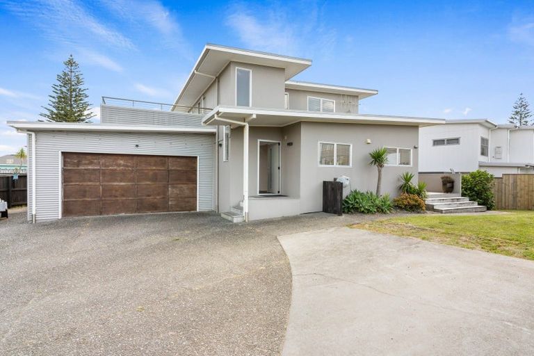 Photo of property in 106 Saint Patricks Row, Whangamata, 3620