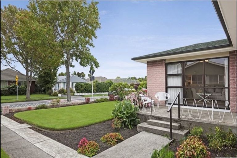 Photo of property in 6 Lochee Road, Upper Riccarton, Christchurch, 8041