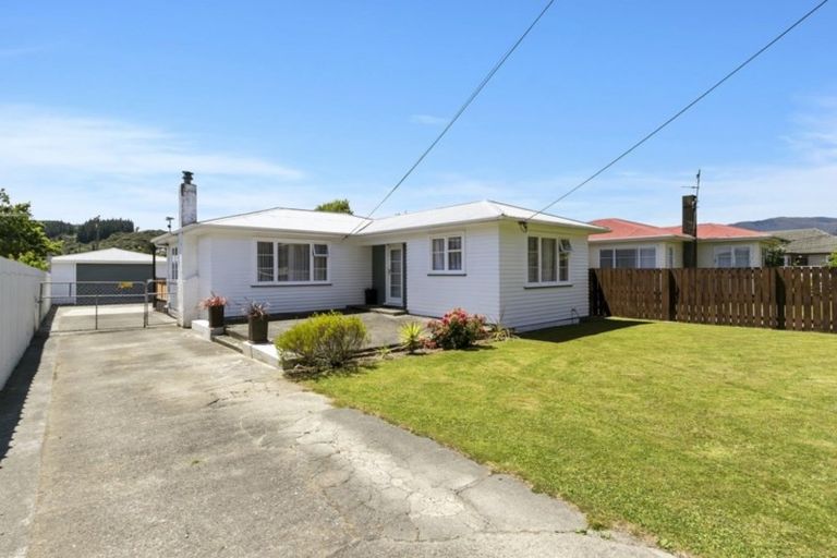 Photo of property in 58 Totara Street, Wainuiomata, Lower Hutt, 5014