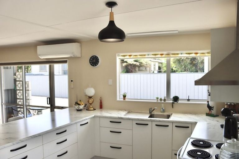 Photo of property in 4/4 Princes Street, Levin, 5510