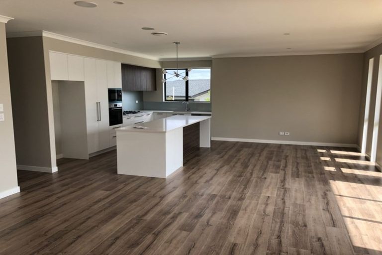 Photo of property in 63 Harvest Avenue, Orewa, 0931