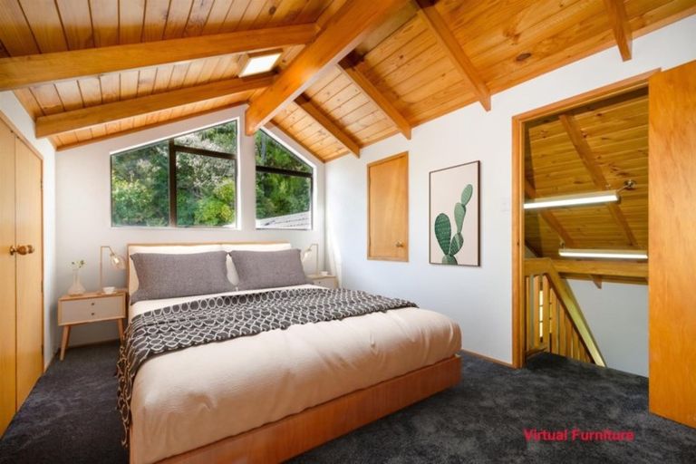 Photo of property in 53 Opanuku Road, Henderson Valley, Auckland, 0612