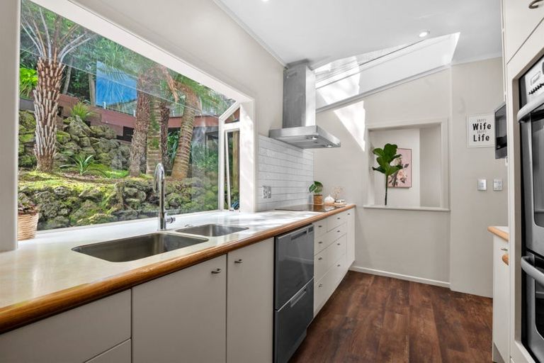 Photo of property in 59 Pohutukawa Avenue, Shelly Park, Auckland, 2014