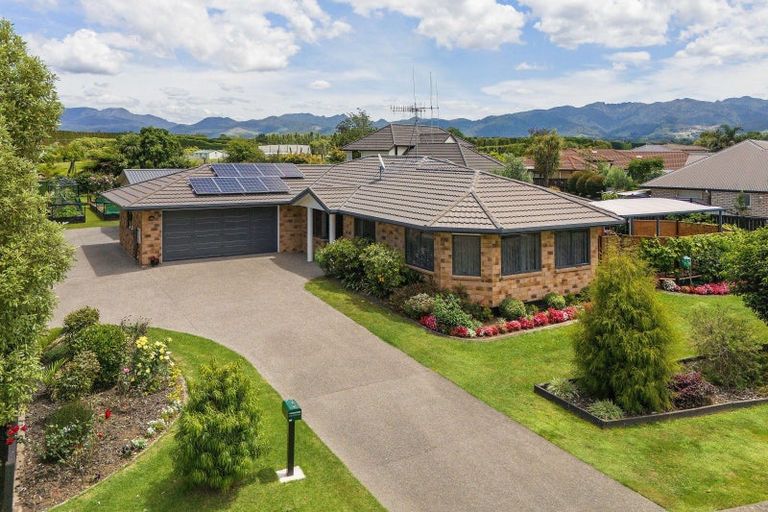 Photo of property in 2 Bransley Grove, Katikati, 3129