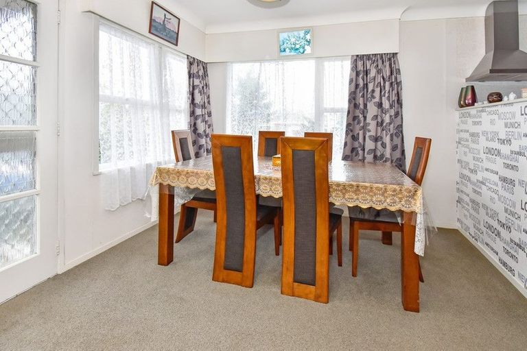 Photo of property in 2/42 Wallace Road, Papatoetoe, Auckland, 2025