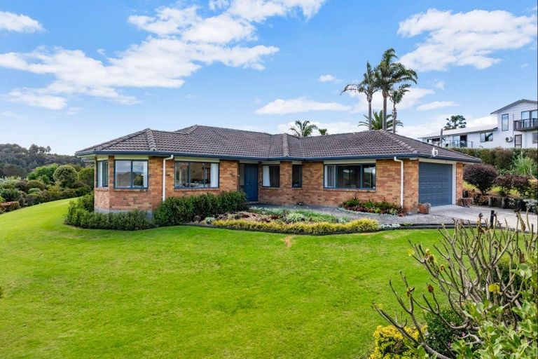 Photo of property in 4 Sunset Parade, Parua Bay, Whangarei, 0174